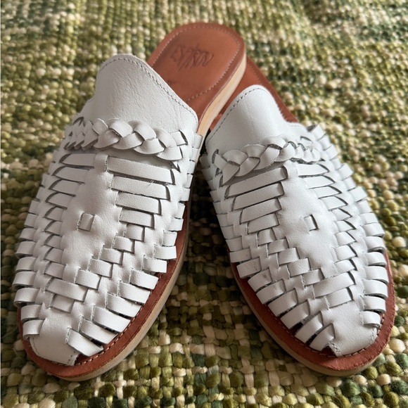 Espíritu Shoes - Espíritu Red Leather Slide Sandals New, Size 8. / Summer, Huaraches, Beach